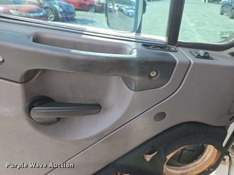 image for item YA0523 2014 Freightliner Business Class M2 106 box truck