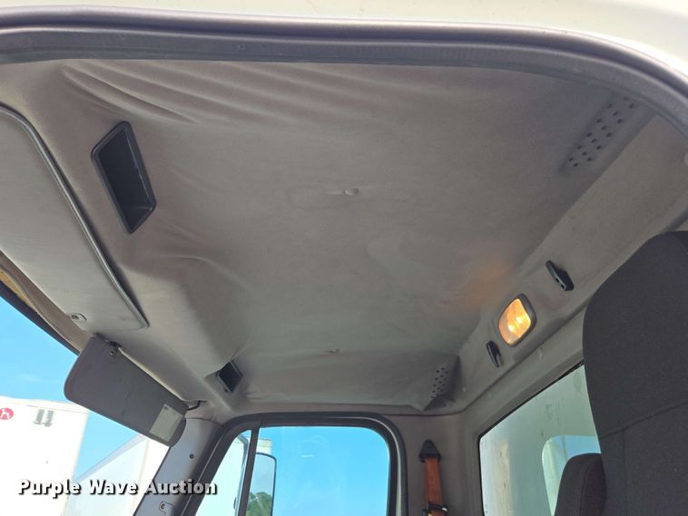 image for item YA0523 2014 Freightliner Business Class M2 106 box truck