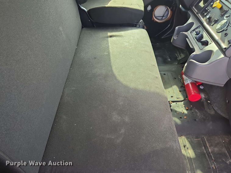 image for item YA0523 2014 Freightliner Business Class M2 106 box truck