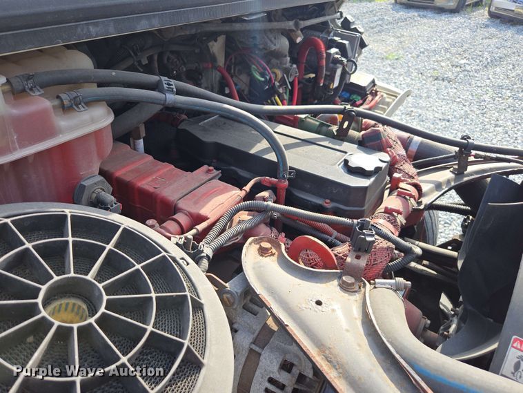 image for item YA0523 2014 Freightliner Business Class M2 106 box truck