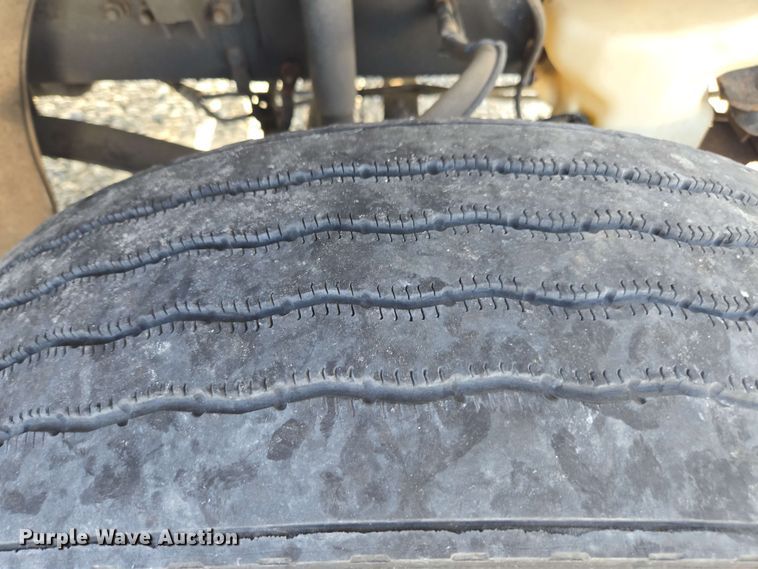 image for item YA0523 2014 Freightliner Business Class M2 106 box truck