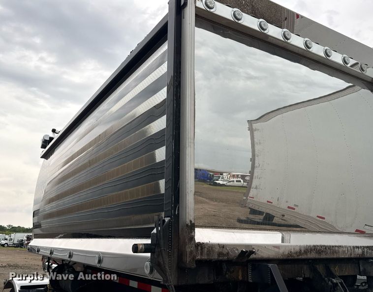 image for item YA0539 2022 Rogue RTB5004 transfer pup trailer