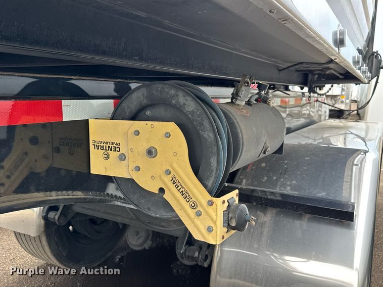 image for item YA0539 2022 Rogue RTB5004 transfer pup trailer