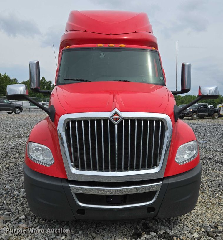 image for item YA0540 2018 International LT625 semi truck