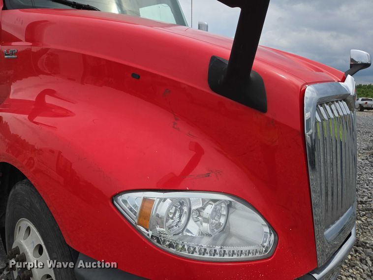 image for item YA0540 2018 International LT625 semi truck