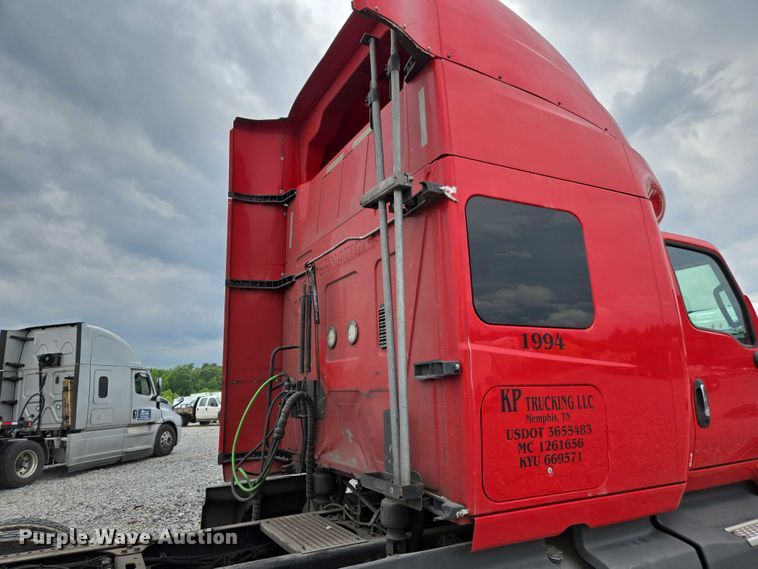 image for item YA0540 2018 International LT625 semi truck