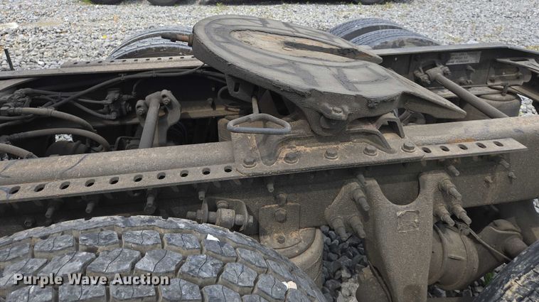 image for item YA0540 2018 International LT625 semi truck