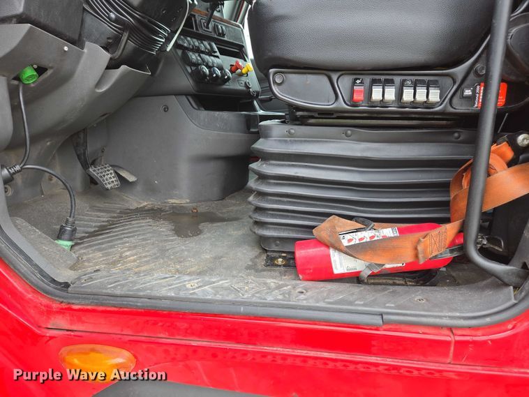 image for item YA0540 2018 International LT625 semi truck