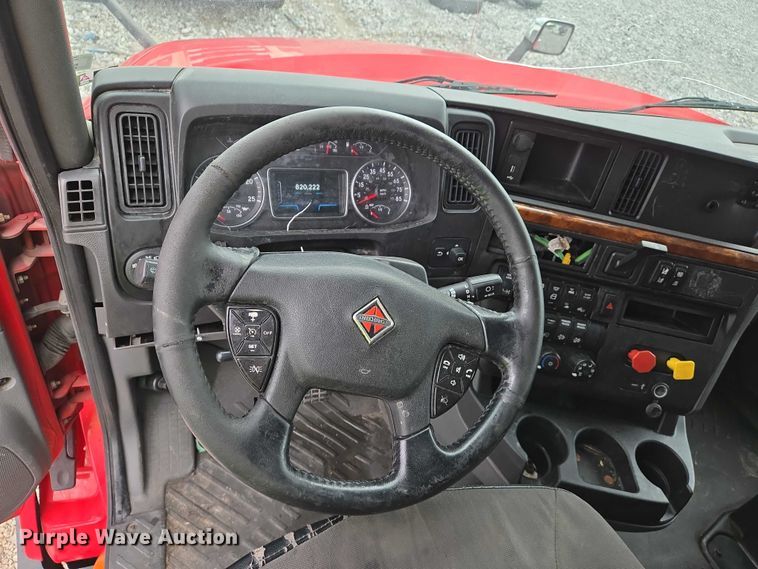 image for item YA0540 2018 International LT625 semi truck