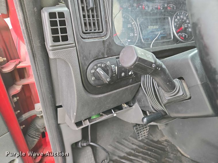 image for item YA0540 2018 International LT625 semi truck