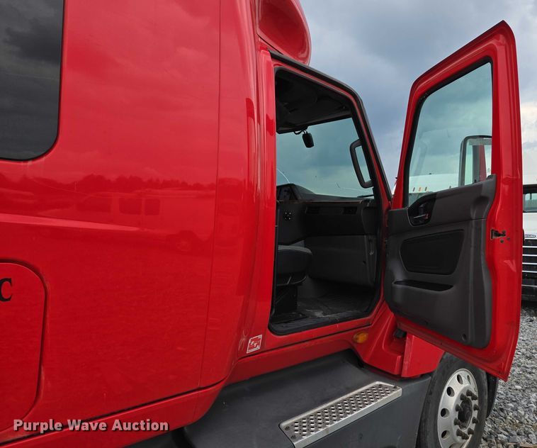 image for item YA0540 2018 International LT625 semi truck