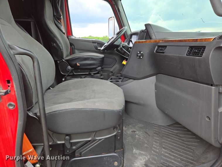 image for item YA0540 2018 International LT625 semi truck