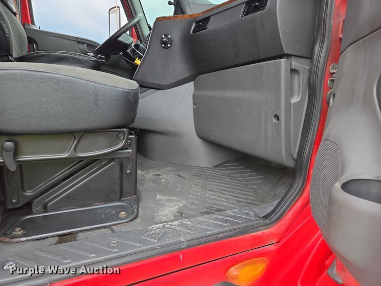 image for item YA0540 2018 International LT625 semi truck