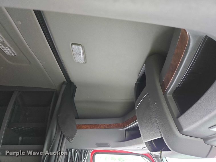 image for item YA0540 2018 International LT625 semi truck