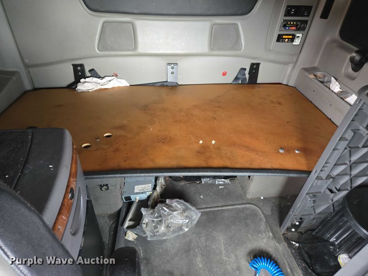 image for item YA0540 2018 International LT625 semi truck