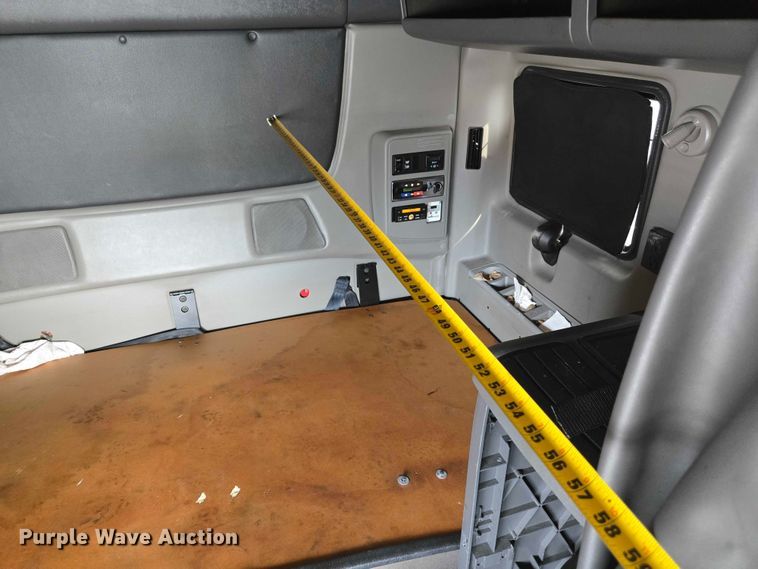 image for item YA0540 2018 International LT625 semi truck