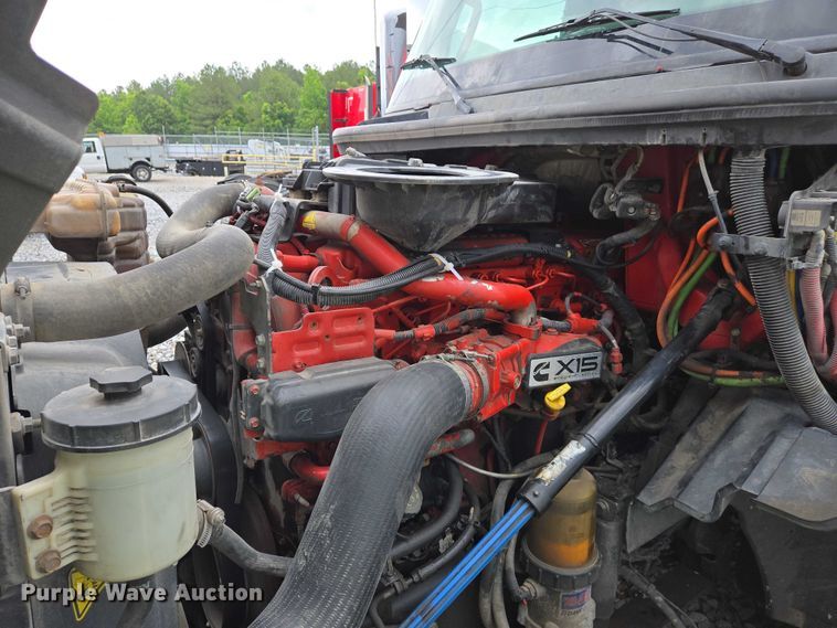 image for item YA0540 2018 International LT625 semi truck