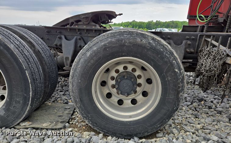 image for item YA0540 2018 International LT625 semi truck