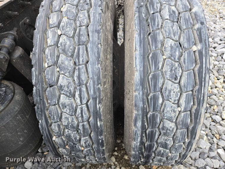 image for item YA0540 2018 International LT625 semi truck