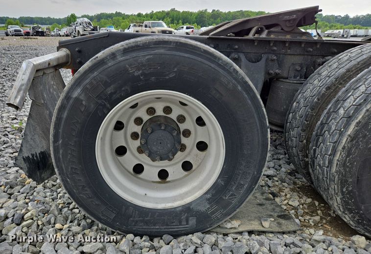 image for item YA0540 2018 International LT625 semi truck