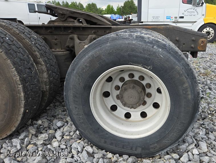 image for item YA0540 2018 International LT625 semi truck