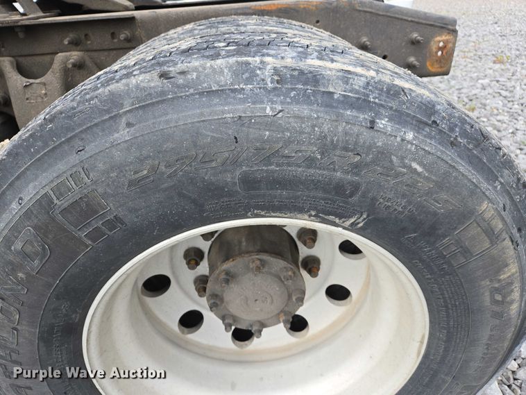 image for item YA0540 2018 International LT625 semi truck