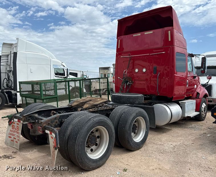 image for item YA0554 2014 International ProStar Plus 122 semi truck