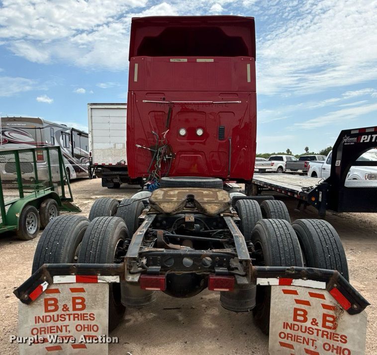 image for item YA0554 2014 International ProStar Plus 122 semi truck