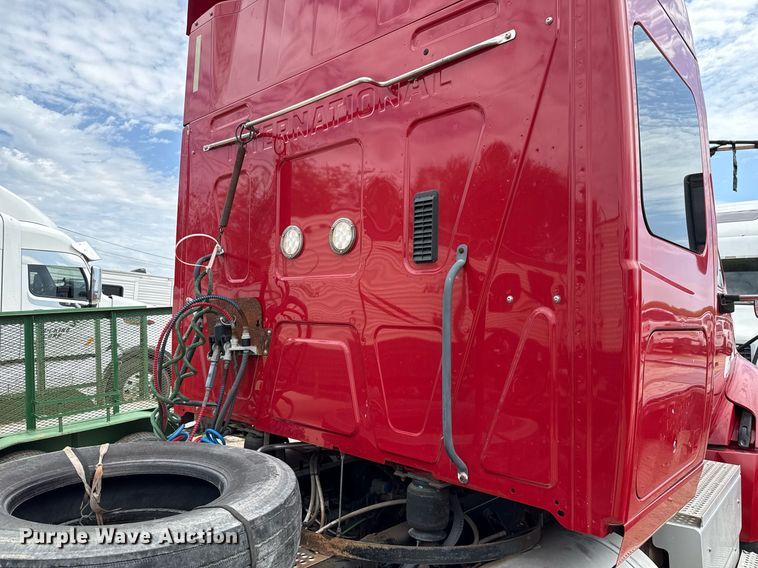 image for item YA0554 2014 International ProStar Plus 122 semi truck