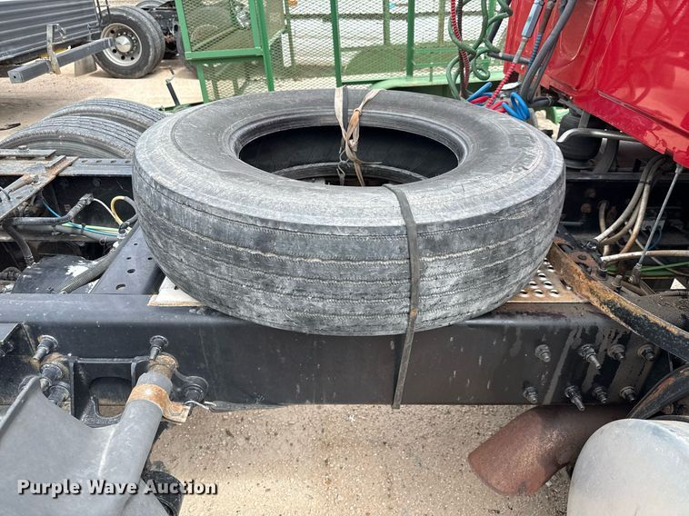 image for item YA0554 2014 International ProStar Plus 122 semi truck