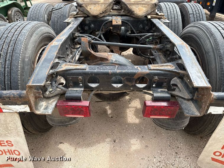 image for item YA0554 2014 International ProStar Plus 122 semi truck