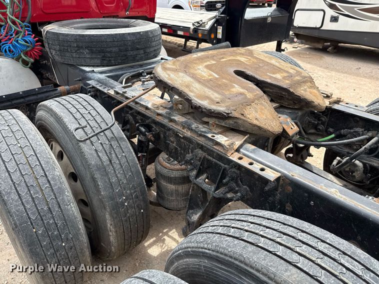 image for item YA0554 2014 International ProStar Plus 122 semi truck