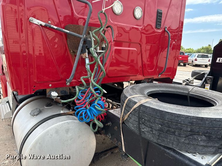 image for item YA0554 2014 International ProStar Plus 122 semi truck