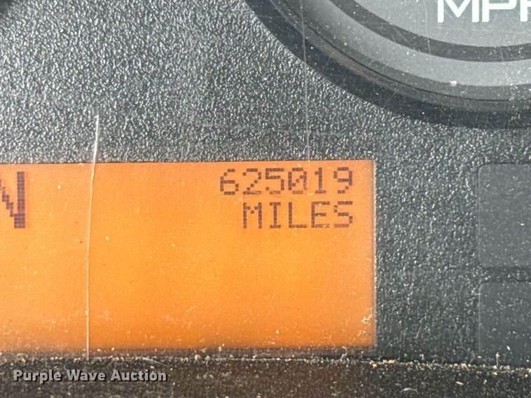 image for item YA0554 2014 International ProStar Plus 122 semi truck