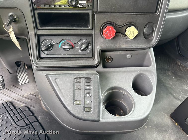 image for item YA0554 2014 International ProStar Plus 122 semi truck