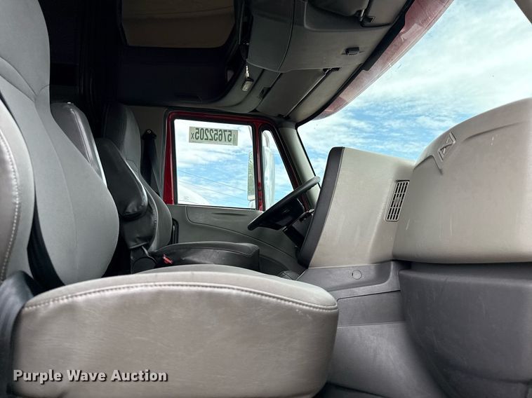 image for item YA0554 2014 International ProStar Plus 122 semi truck