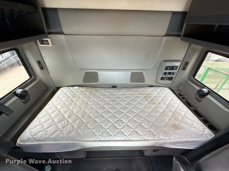 image for item YA0554 2014 International ProStar Plus 122 semi truck