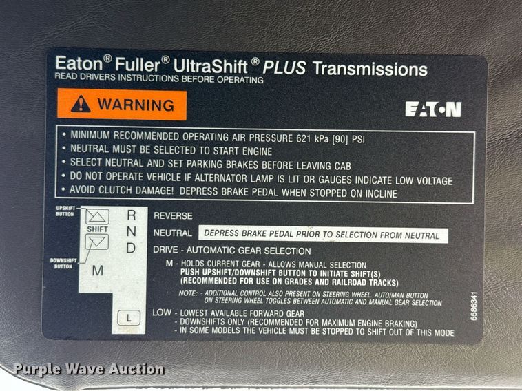 image for item YA0554 2014 International ProStar Plus 122 semi truck