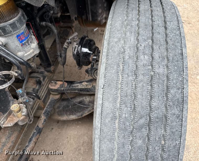 image for item YA0554 2014 International ProStar Plus 122 semi truck