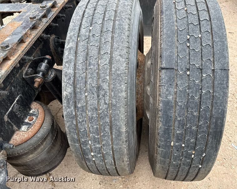 image for item YA0554 2014 International ProStar Plus 122 semi truck