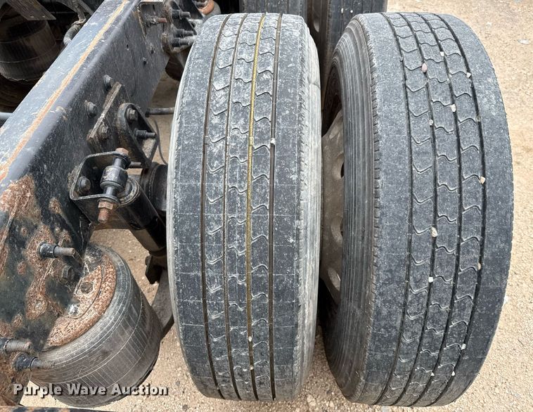 image for item YA0554 2014 International ProStar Plus 122 semi truck