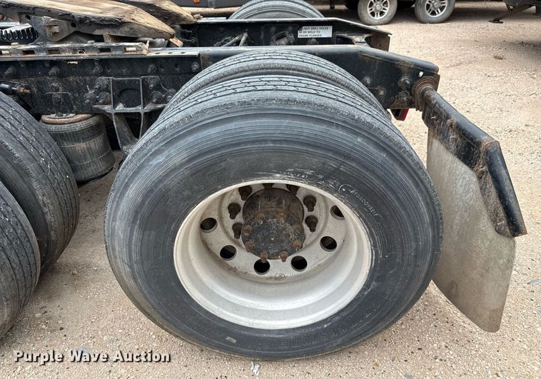 image for item YA0554 2014 International ProStar Plus 122 semi truck