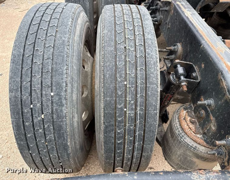 image for item YA0554 2014 International ProStar Plus 122 semi truck