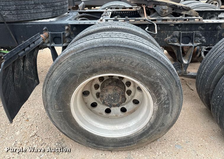 image for item YA0554 2014 International ProStar Plus 122 semi truck