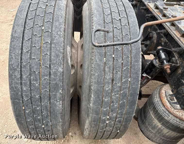 image for item YA0554 2014 International ProStar Plus 122 semi truck