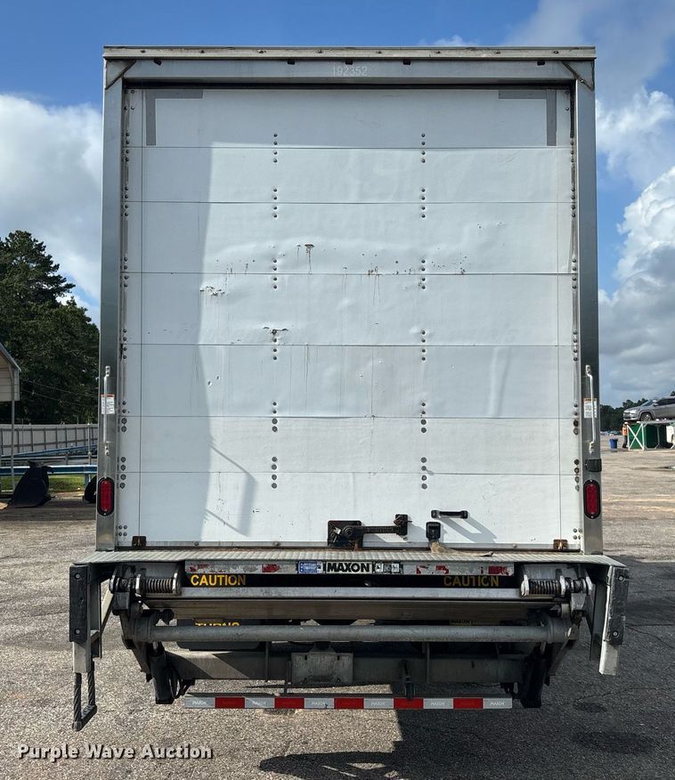 image for item YA0555 2018 Freightliner Business Class M2 106 box truck