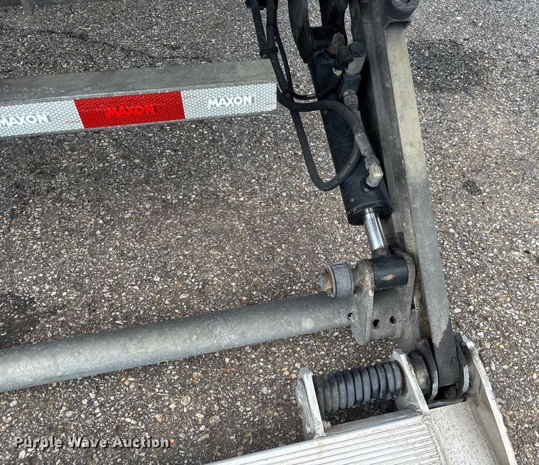 image for item YA0555 2018 Freightliner Business Class M2 106 box truck