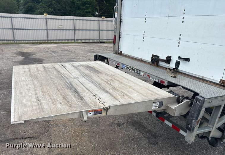 image for item YA0555 2018 Freightliner Business Class M2 106 box truck