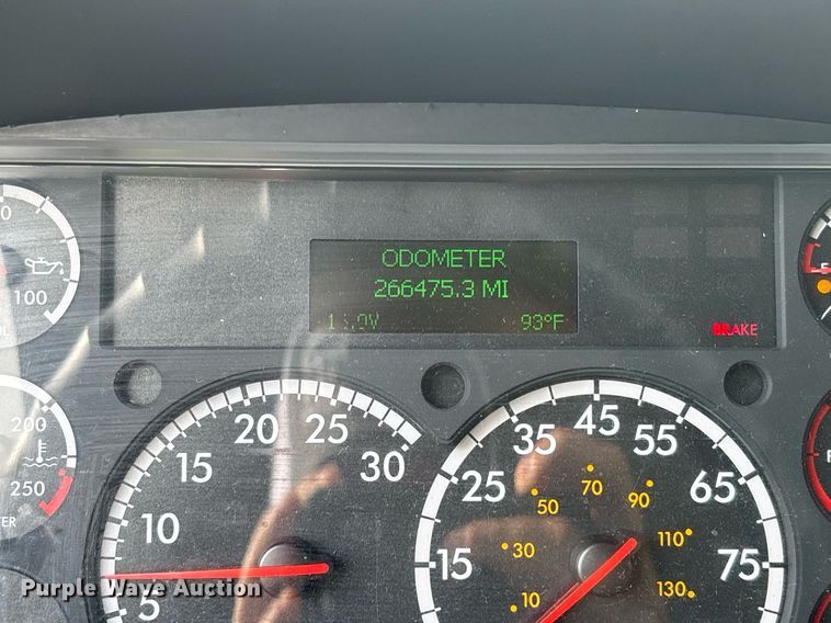 image for item YA0555 2018 Freightliner Business Class M2 106 box truck