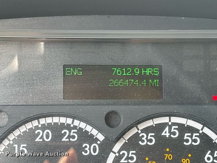 image for item YA0555 2018 Freightliner Business Class M2 106 box truck